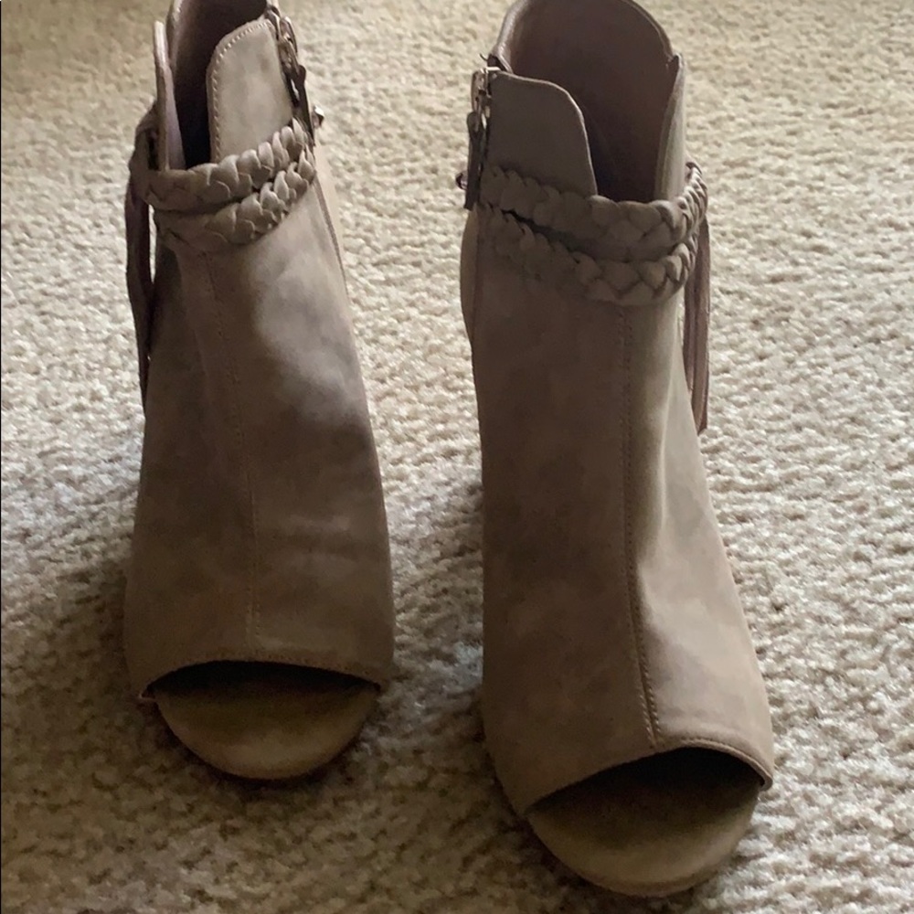 Shoes - Picture 5 of 5